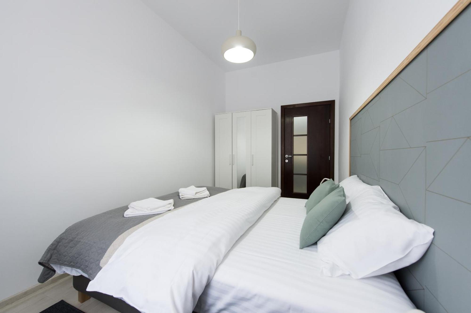 Gorgeous Brasov Flat With Patio And Mountain Views Braşov Exterior foto