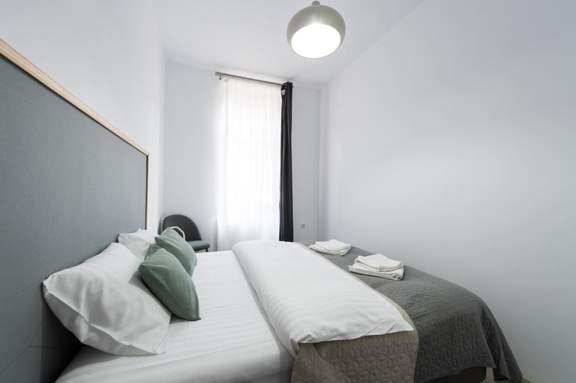 Gorgeous Brasov Flat With Patio And Mountain Views Braşov Exterior foto