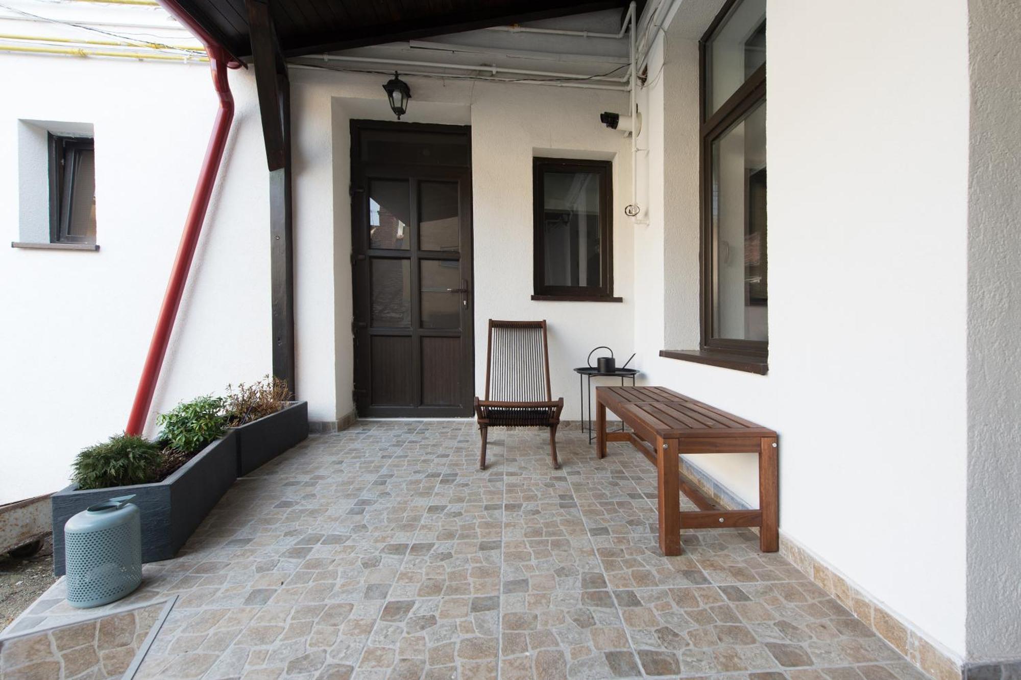 Gorgeous Brasov Flat With Patio And Mountain Views Braşov Exterior foto
