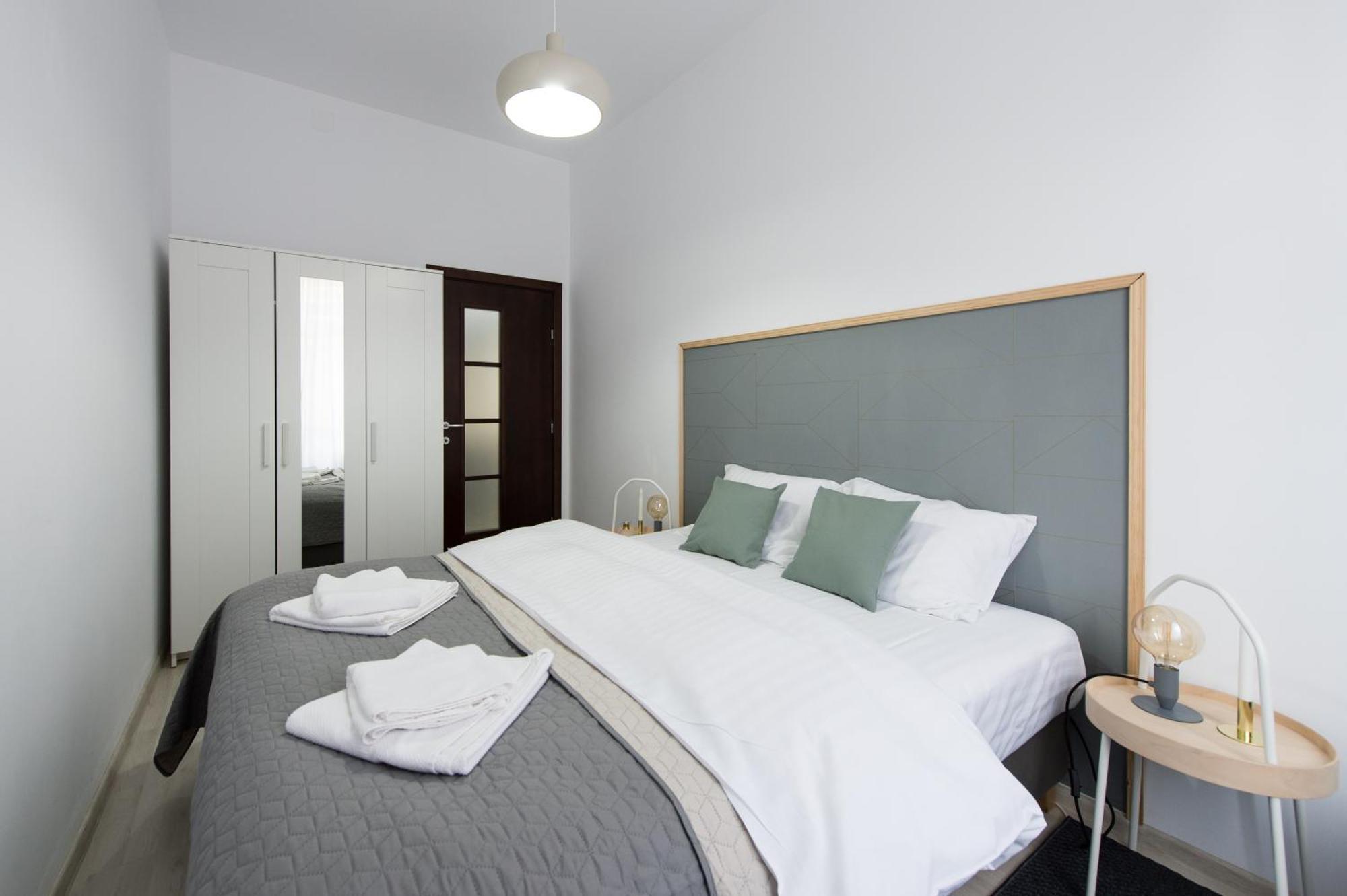 Gorgeous Brasov Flat With Patio And Mountain Views Braşov Exterior foto