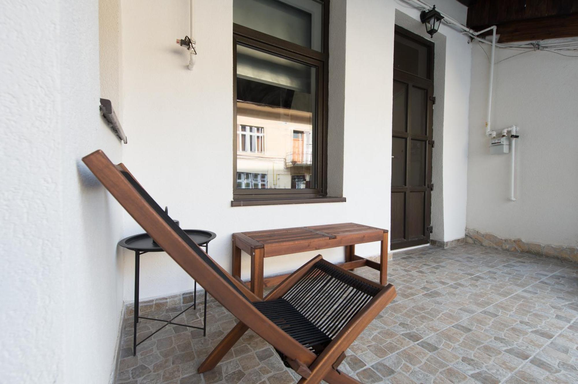 Gorgeous Brasov Flat With Patio And Mountain Views Braşov Exterior foto