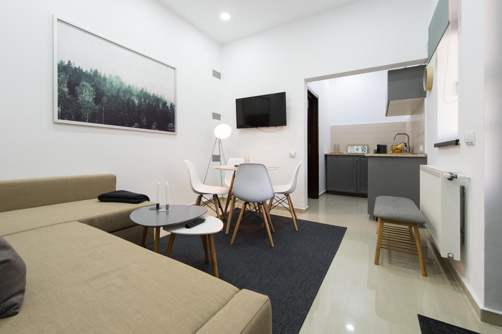 Gorgeous Brasov Flat With Patio And Mountain Views Braşov Exterior foto