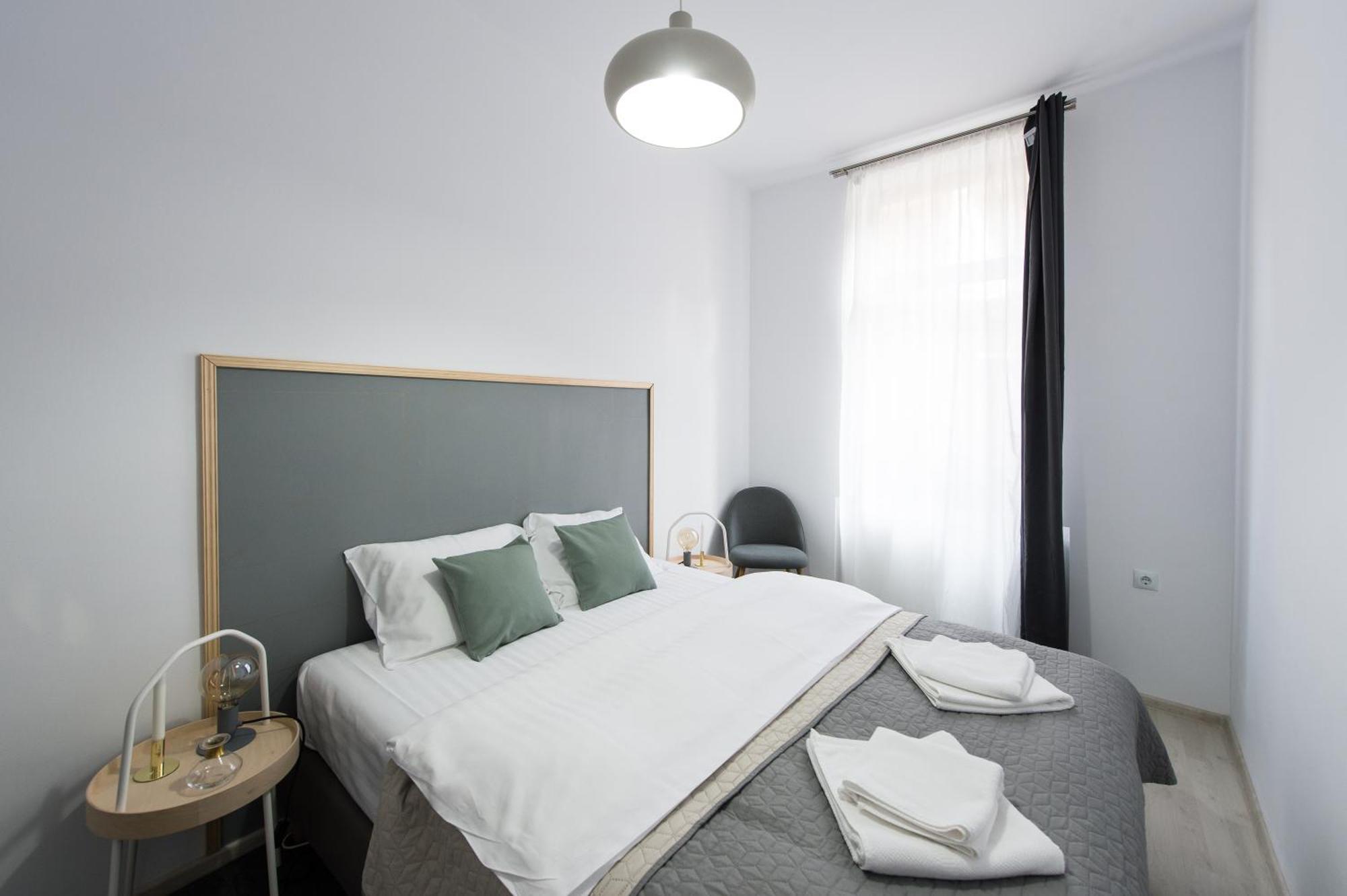 Gorgeous Brasov Flat With Patio And Mountain Views Braşov Exterior foto